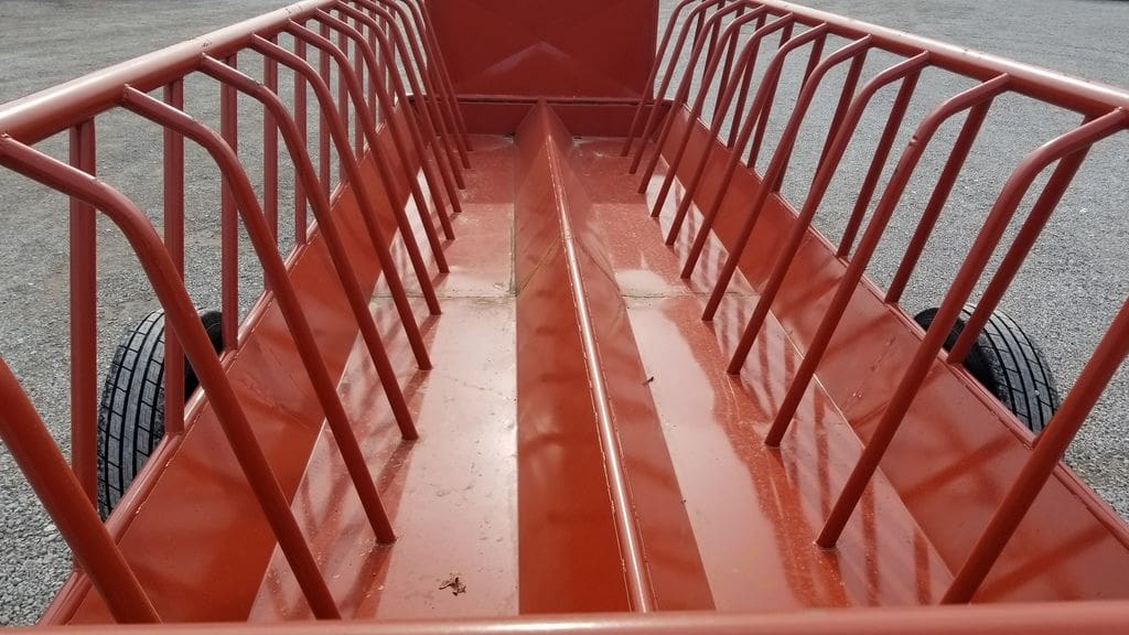 Global Equipment Ranch Boss 20' Feeder Wagon | Portable | Length 20' | For Livestock Feeding