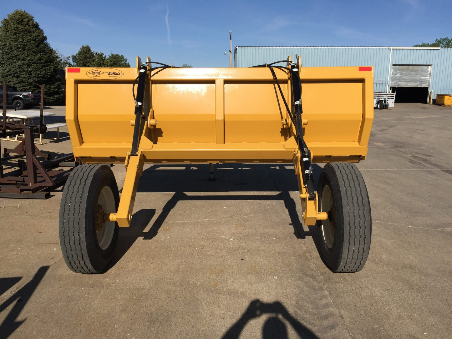 Apache Henke Buffalo 12' Estate II & Feedyard Scraper | Working Width 12' | 100–275 HP | For Tractors