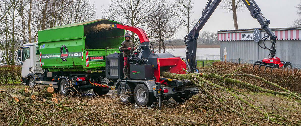 RagnarTech Tree Care Chippers | Model 2242 | Max Tree Diameter 22" Inches | Engine Horsepower 425 HP | For Tractors