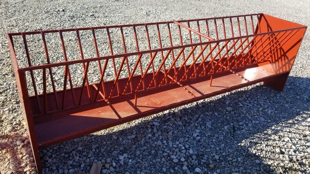 Global Equipment Ranch Boss 10' Sheep/Goat Feeder | Length 10' | For Livestock Feeding