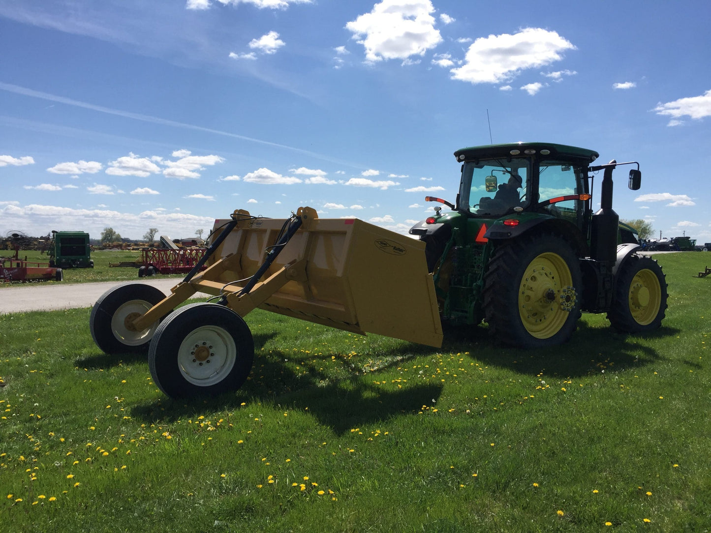 Apache Henke Buffalo 12' Estate II & Feedyard Scraper | Working Width 12' | 100–275 HP | For Tractors