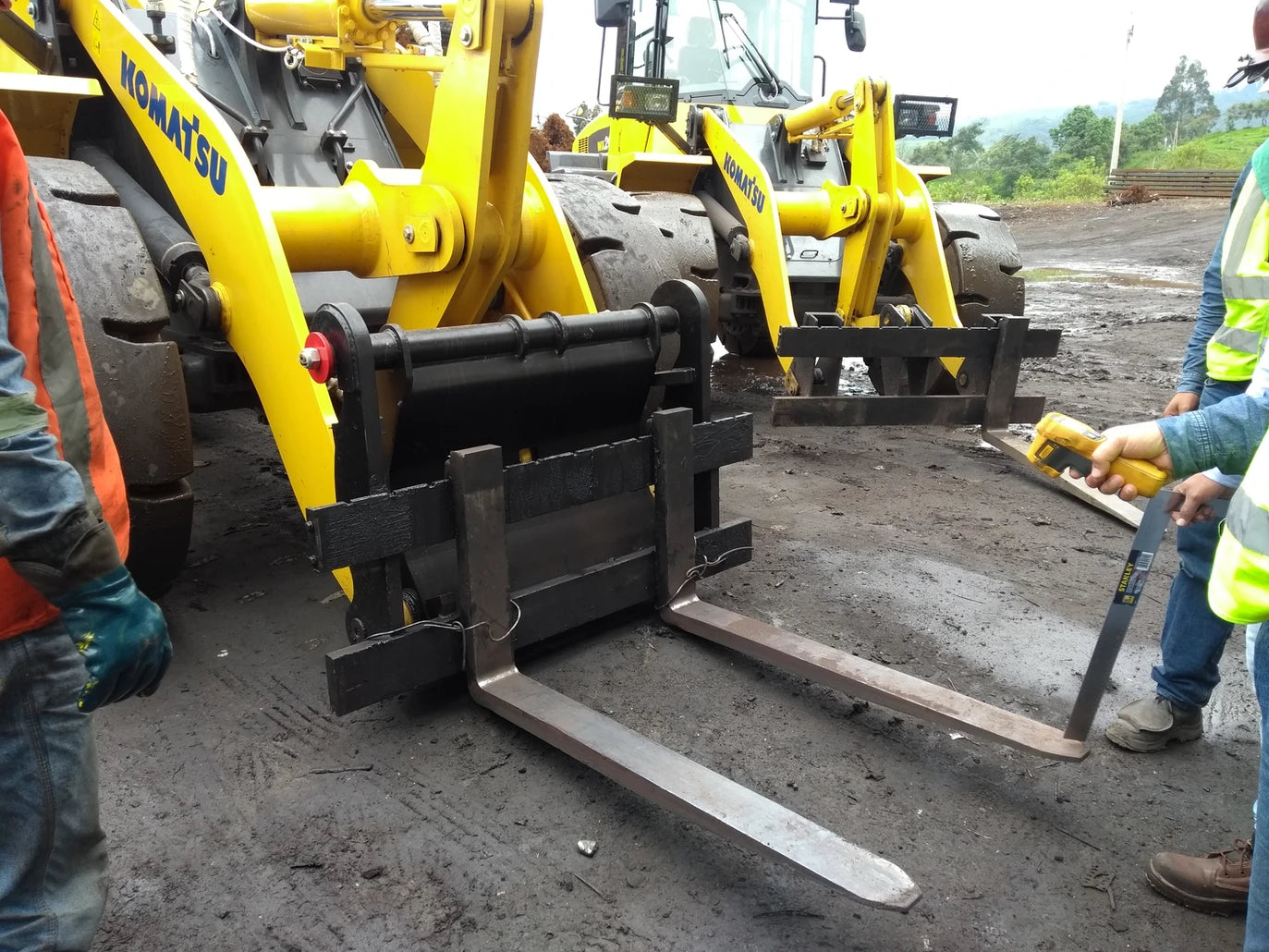 Mazio Heavy Duty Pallet Forks | Capacity SSL 1000 To 12000 Kg | High-Quality Steel | For Front Loader, Excavator, & Skid Steer