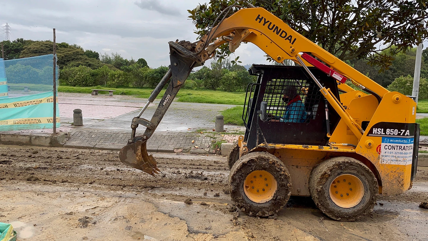 Mazio Fixed-Arm Backhoe | Universal SSL Coupling | High-Power Hydraulic Cylinders | For Skid Steer & Mini Loaders