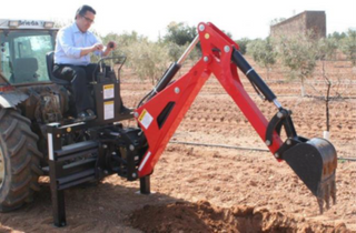 EI Attachments Backhoe Tractor | Model OP03A | 3PT Hitch | 9'3" Digging Depth | 45‑65 HP | For Tractor