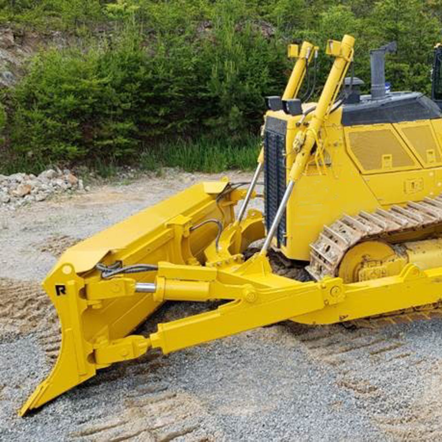 Rockland Angle Blade Package | High Strength Alloy Steel | Manual Or Hydraulic Tilt Options | For Dozers