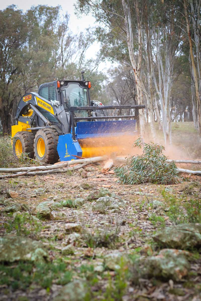 AUGER TORQUE VM40 & VM60 VARIABLE MULCHERS WITH CUTTING TEETH FOR SKID STEER