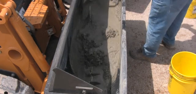 Danuser Auger Bucket Mixing & Discharge | Width 21.5" inches | Hydraulic Flow 12 GPM | For Skid Steers