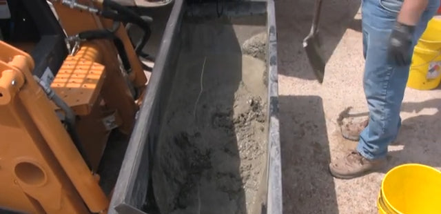 Danuser Auger Bucket Mixing & Discharge | Width 21.5" inches | Hydraulic Flow 12 GPM | For Skid Steers