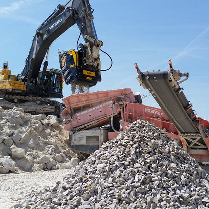 MB Crushers BF135.8 Bucket Crusher ≥ 94,800 ≤ 176,400 lb for Excavator