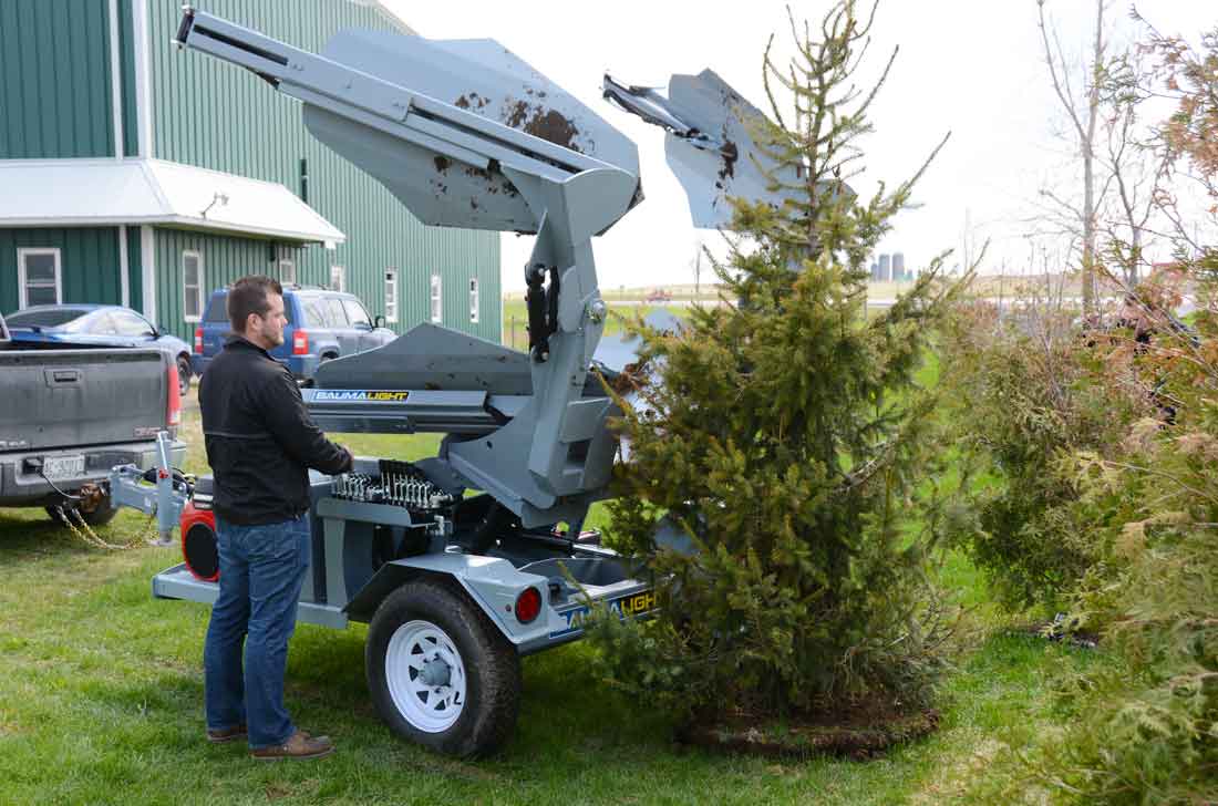 Baumalight Trailer Mounted Tree Spade | Model TR Series | Root Ball Diameter 30", 40" & 50" | Horsepower 40 To 120 HP | For Trucks