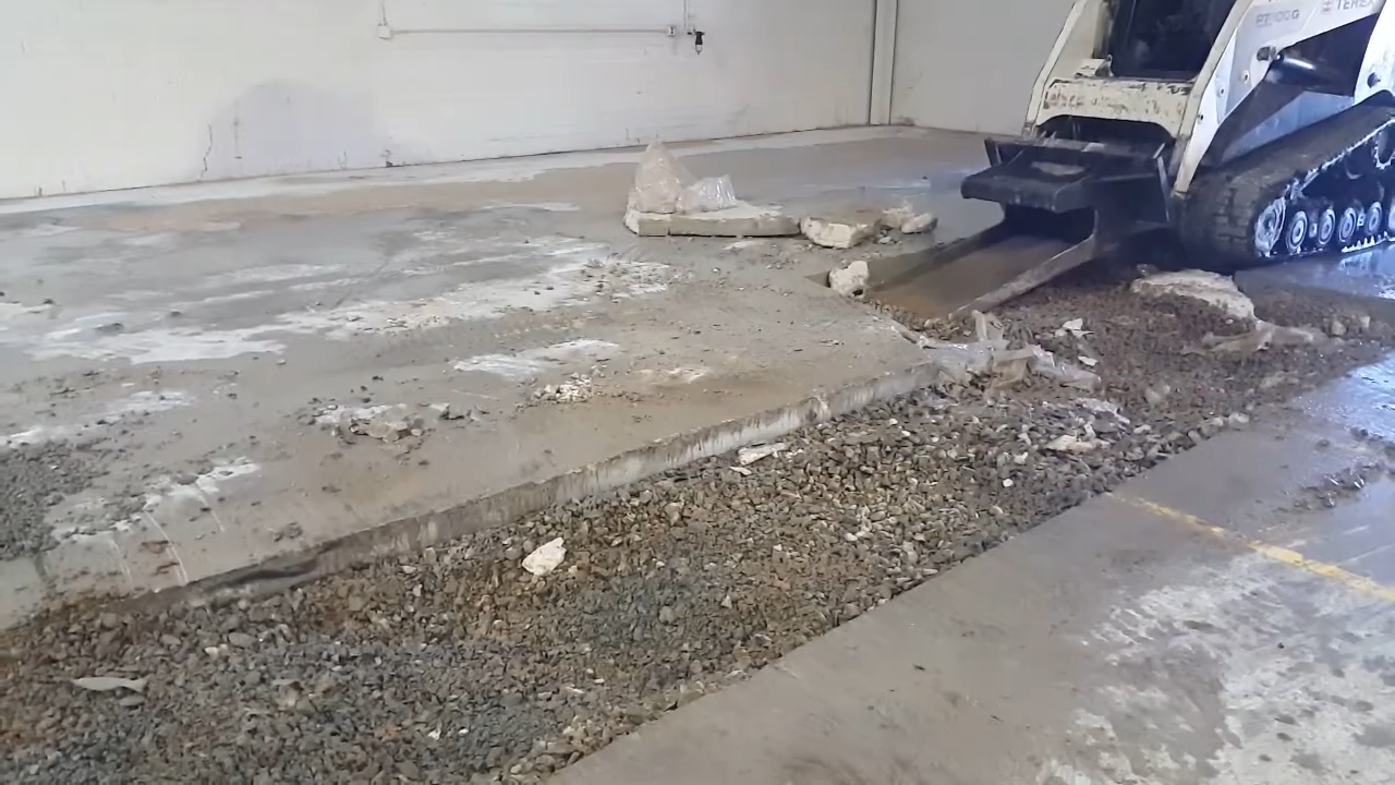 CID Concrete Claw | Width 24" inches | Jaw Opening 7.5" inches | For Skid Steer