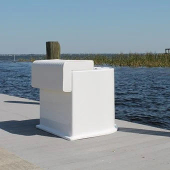 CM Marine Fiberglass Leaning Post w/ Livewell | Model CMLPLW‑CLR | 31" Width | UV‑Resistant Gelcoat | Universal Boat Fit