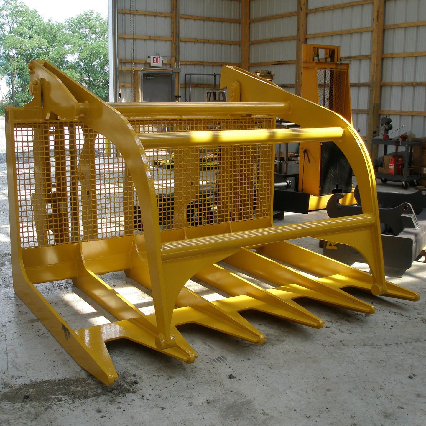 Rockland Heavy Duty Cane Grapple with Hydraulic Clamps for Loaders