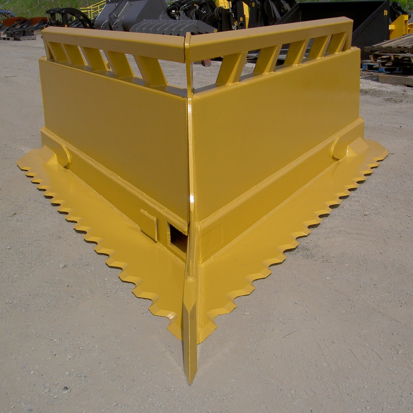 Rockland VR Clearing Blade | Cutting Width 108" To 180" | Blade Width 12" To 21" | Weight 3,975 To 16,500 | For Tractors