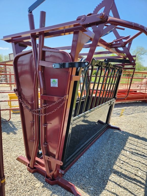 DH Farm Economy Plus Cattle Chute | Frame Length 93.5″ | Frame Width 51.5″