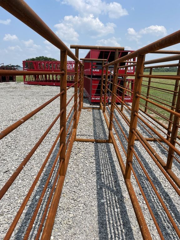 DH Farm Alley Way w/ Heavy Duty Weld‑On Slider Gate | Length 24' | Width 28"