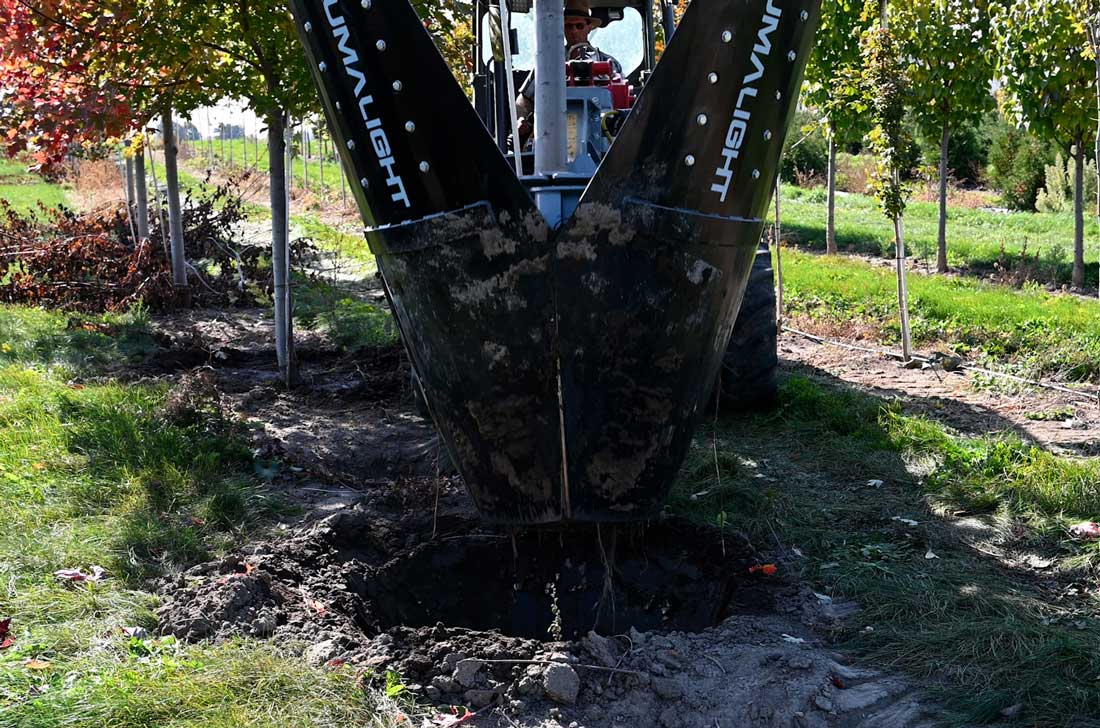 Baumalight Industrial Tree Spade | Model DR-444 | Ball Attachment Size 44" | Horsepower 80-90 HP | Hydraulic Flow 5-20 GPM | For Tractors & Skid Steers