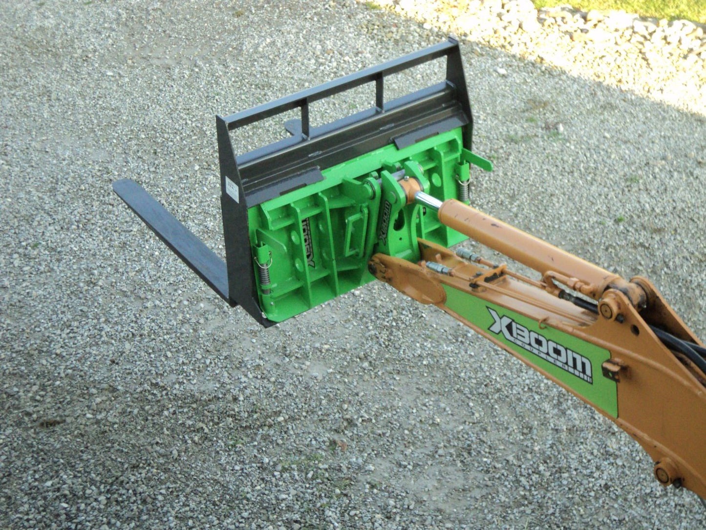 Amulet XBoom Coupler System | Model XB Series (XB15–XB60) | Adapter Width 24" To 44" | 1 To 8 Tons | For Excavators