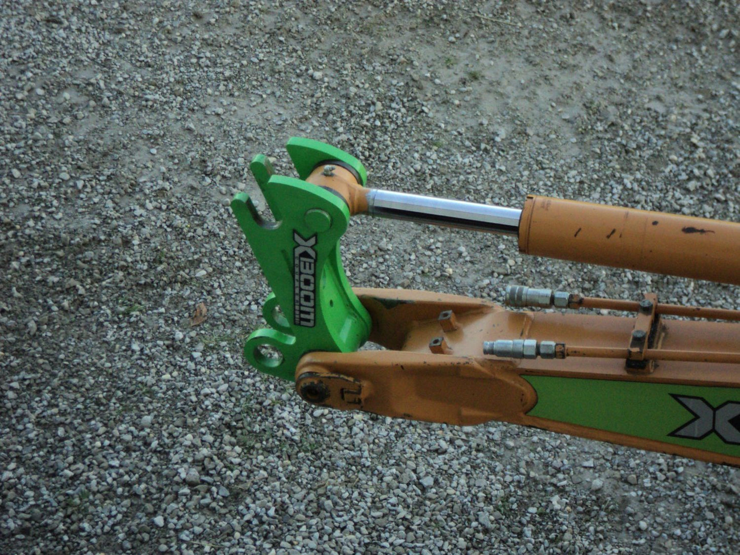 Amulet XBoom Coupler System | Model XB Series (XB15–XB60) | Adapter Width 24" To 44" | 1 To 8 Tons | For Excavators
