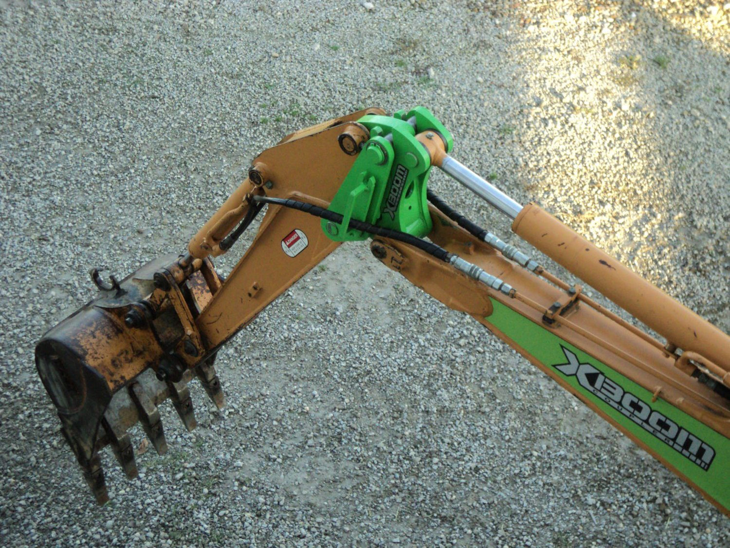 Amulet XBoom Coupler System | Model XB Series (XB15–XB60) | Adapter Width 24" To 44" | 1 To 8 Tons | For Excavators