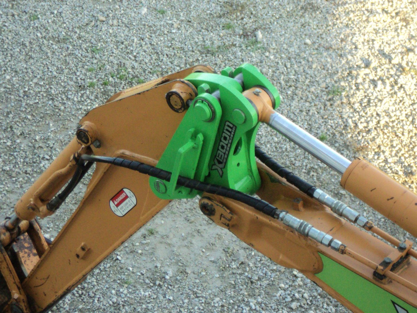 Amulet XBoom Coupler System | Model XB Series (XB15–XB60) | Adapter Width 24" To 44" | 1 To 8 Tons | For Excavators