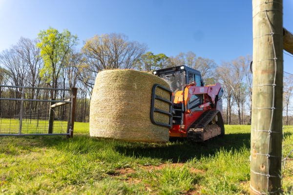 Kioti TL750 Compact Skid Loader | 6,570 lbs Tipping Load, Hydraulic Quick Attach |73 HP For Skidsteer