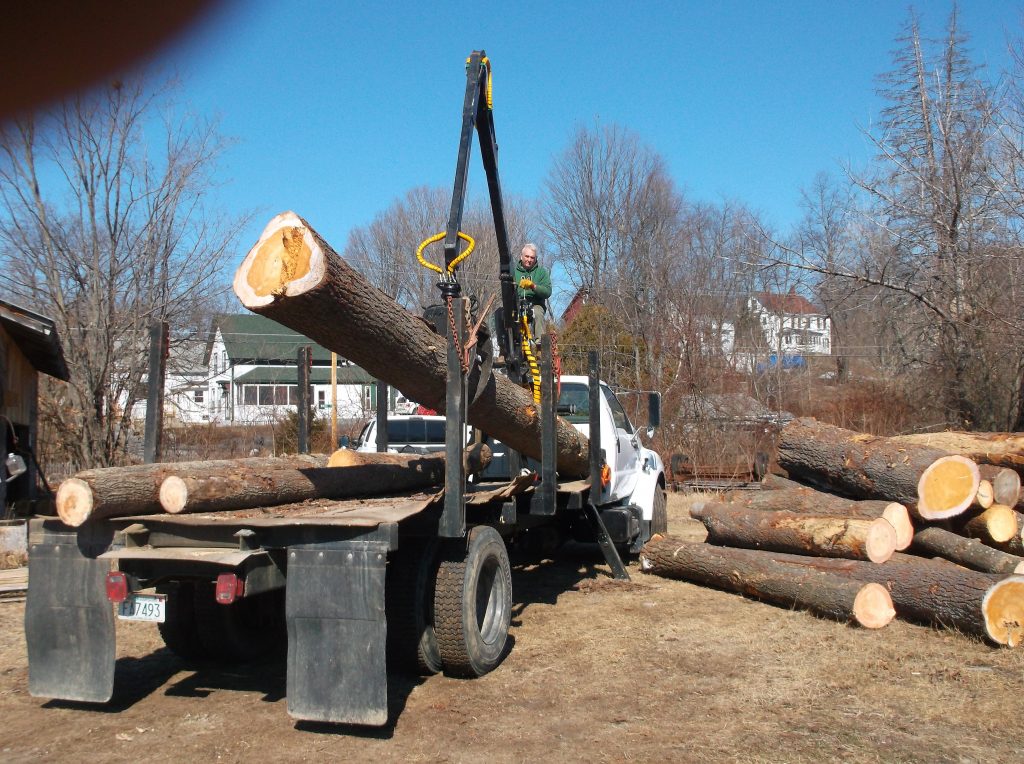 Machinerie AM Inc | "JMS" & "AM" Log Loaders  | Boom rotation angle 360°