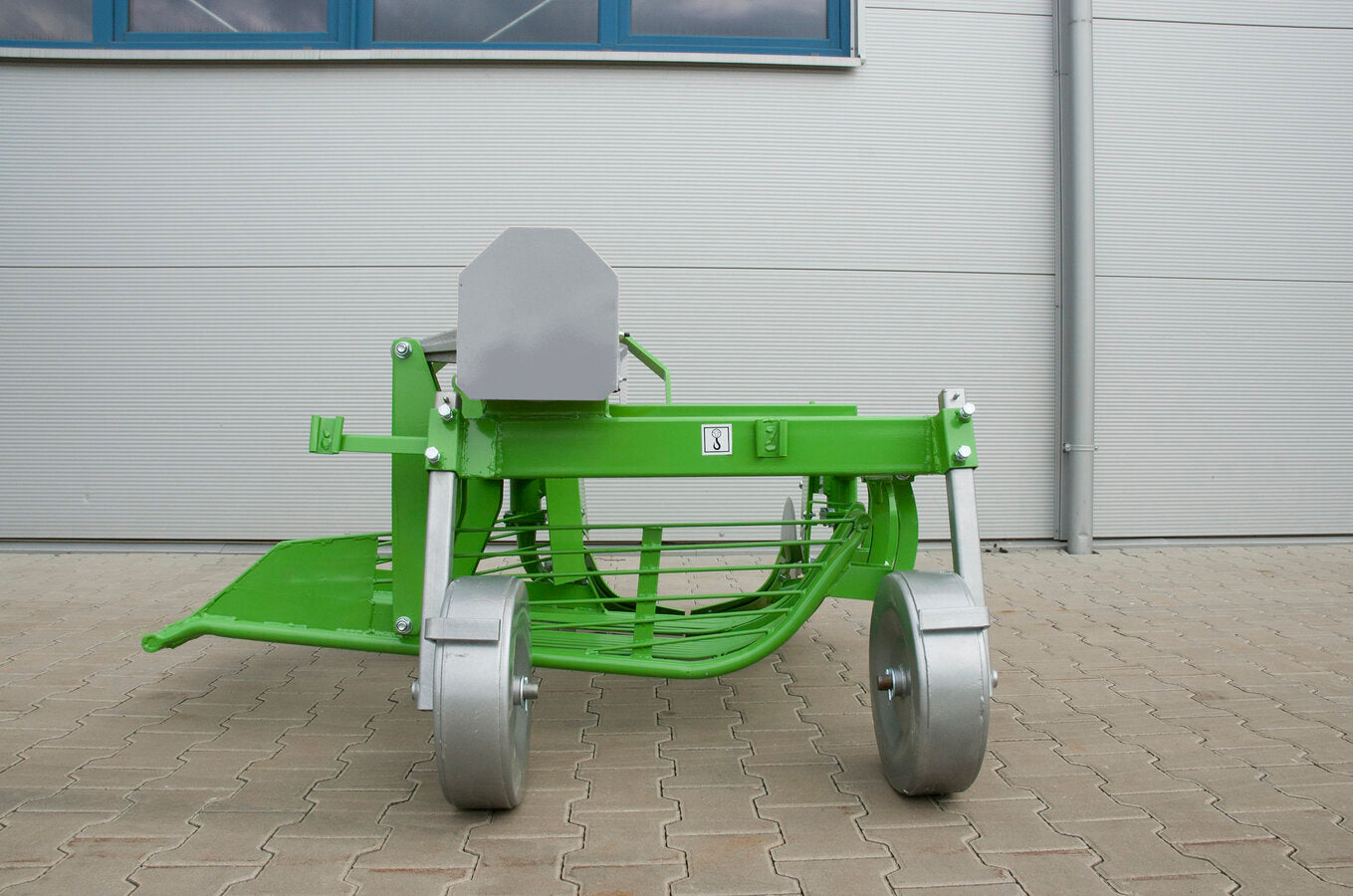 Bomet Ursa 1-Row Vibrating Potato Digger | Width 21" | 10 HP | For Tractors