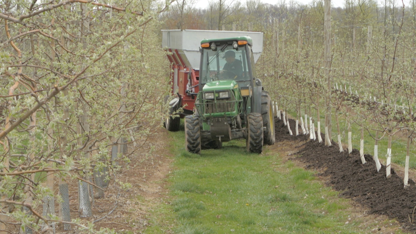 Mill Creek 65” Wide Standard Row Mulcher | 5.4 yd³ to 9.3 yd³ Capacity Heaped | For Tractors