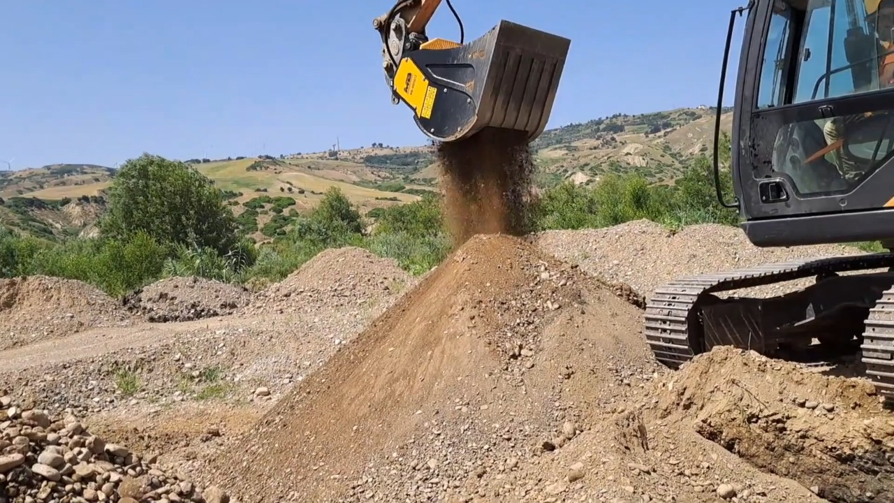 MB Crushers Padding Bucket | Model MB-HDS412 | Width 51" | Machine Size 2.5-4 Tons | For Excavators