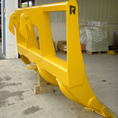 Rockland Blade Rake | Weight Up to 3,000 lbs | Width Up to 12 feet | Teeth Design Rugged teeth | For Dozers