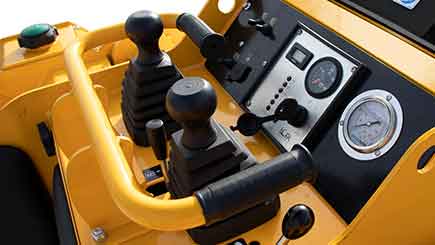 Baumalight Mini Track Loader | Model TRL630Y | Width 40" | Yanmar 22.8 HP | 2-Speed | 10.5 GPM
