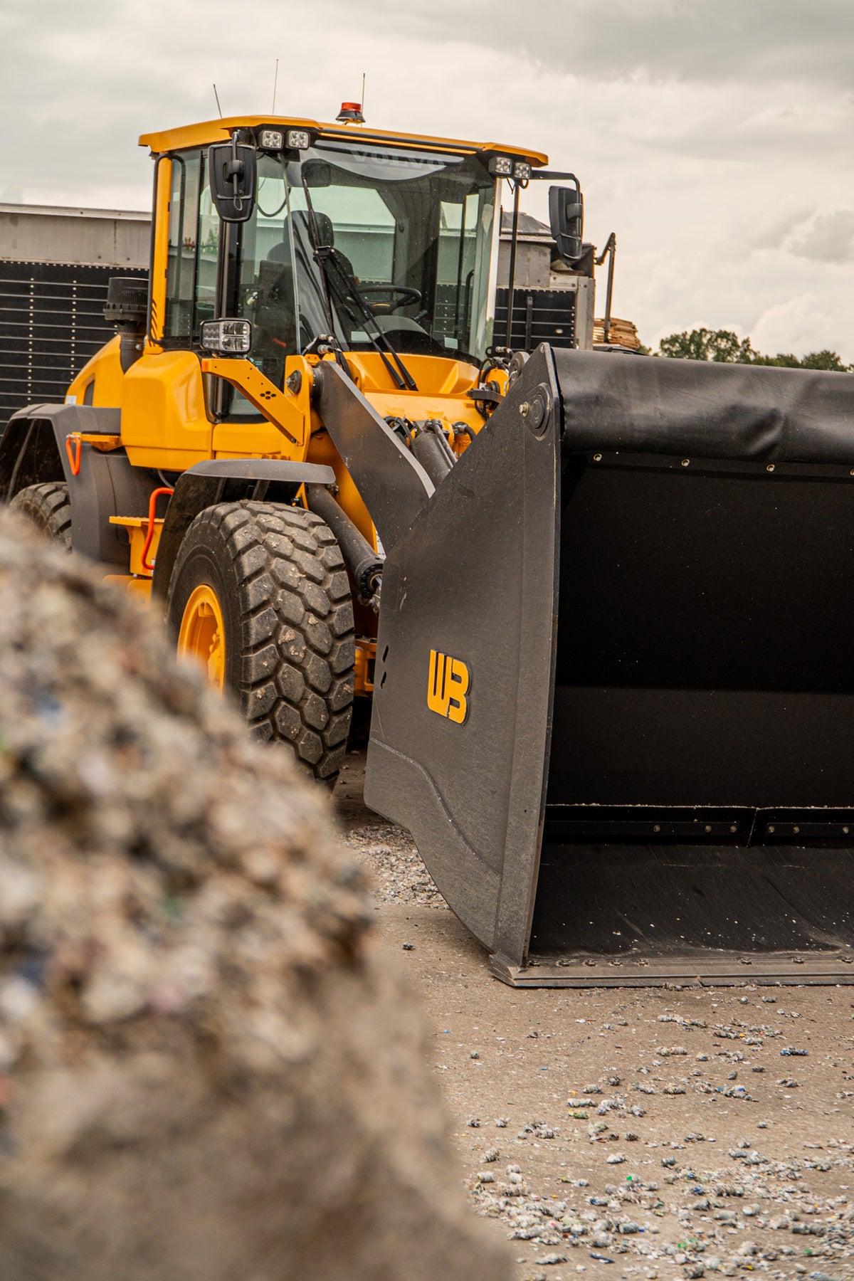 Werk-Brau Ejector/Push-Out Bucket | Dump Height 24"+ | Material Discharge | 10–30 GPM | For Wheel Loaders
