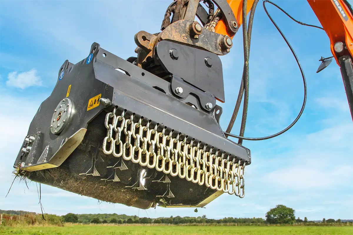 Solesbee's Mulcher | Mulcher Model TC2-120 | Max Cutting Capacity 14" inches | Hydraulic Flow 80-120 LPM | Machine Weight 4-9 Tons | For Medium Excavators