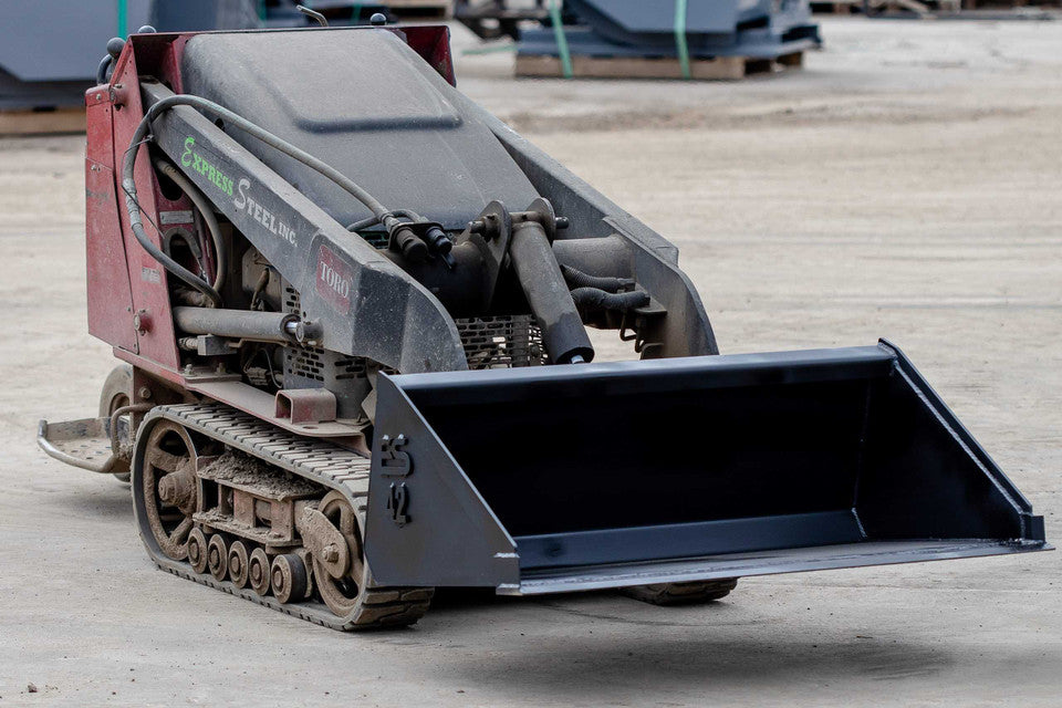 Express Steel Toro Dingo Smooth Bucket | SKU ES-TDTB-0042 | Width 42" | Hydraulic Flow 9–15 GPM | For Mini Skid Steers