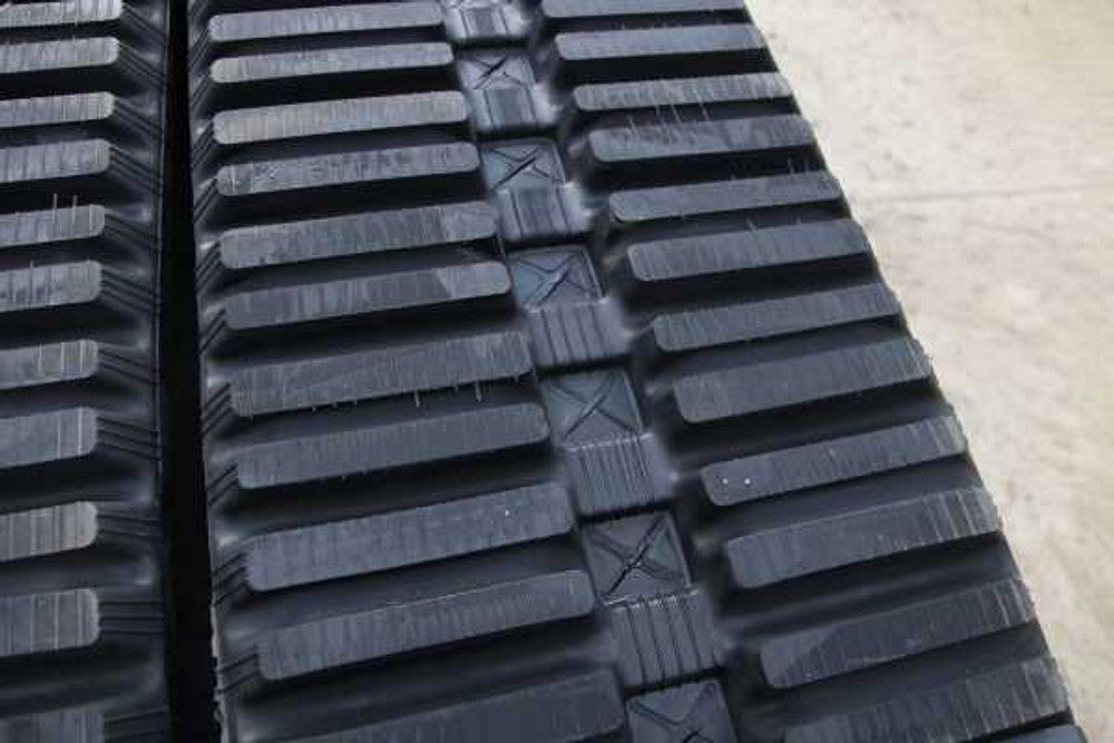 Express Steel | Rubber Track | Model 400x86x52 Multi-Bar | SKU 5565 | Width 15.75" | Hydraulic Flow 20 To 35 GPM | For Skid Steers