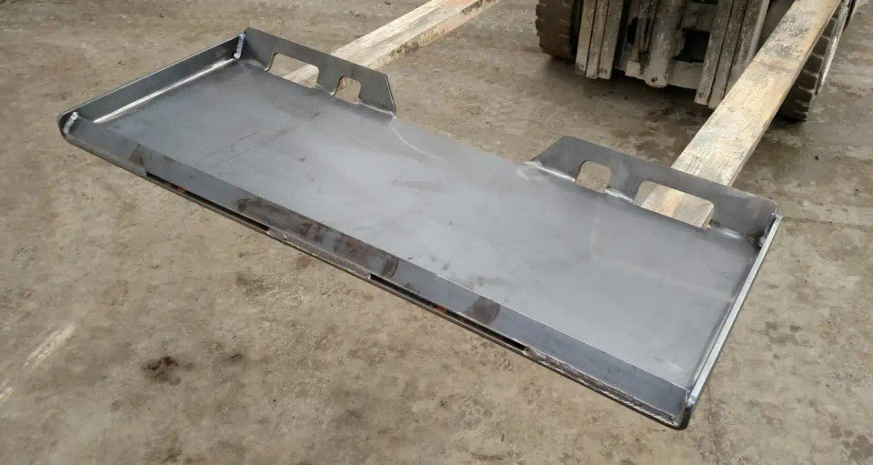 Express Steel | Universal Quick Attach Plate | SKU 3014-31 | Width 45.5" | Hydraulic Flow 15 To 25 GPM | Horsepower 25 To 60 HP | For Skid Steers & Tractors