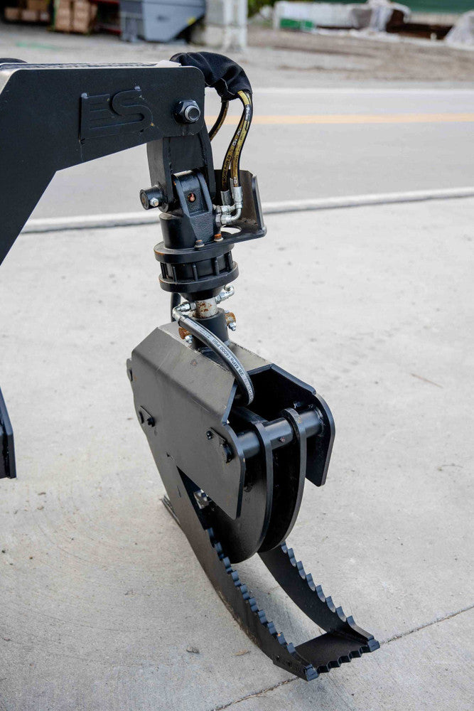 Express Steel | Mini Bobcat Log Grapple | SKU ES22650 | Opening Width 66" Max | Hydraulic Rotation | Hydraulic Flow Range 8 To 15 GPM | For Mini Skid Steers
