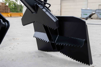 Express Steel | Log Grapple | Model Mini Bobcat Manual Rotating | SKU ES22620 | Opening 66" Width | Capacity 2,000 lb | Hydraulic Flow 10 To 15 GPM | For Skid Steers