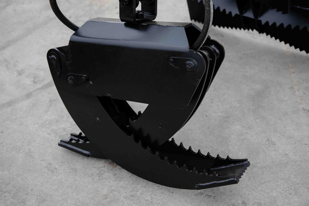 Express Steel | Log Grapple | Model Mini Bobcat Manual Rotating | SKU ES22620 | Opening 66" Width | Capacity 2,000 lb | Hydraulic Flow 10 To 15 GPM | For Skid Steers