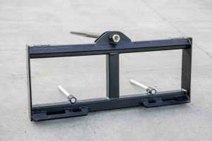 Express Steel Round Hay Bale Spear | SKU ESBSSS0049 | Frame Width 46" | Hydraulic Flow 15–20 GPM | For Skid Steers & Compact Tractors (Horsepower 25–60 HP