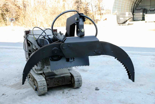 Express Steel | Log Grapple | Model Toro Dingo Manual Rotation | SKU ES22720 | Opening Width 66" | Capacity 2,000 lbs | Hydraulic Flow Requirement 10 To15 GPM | For Skid Steers