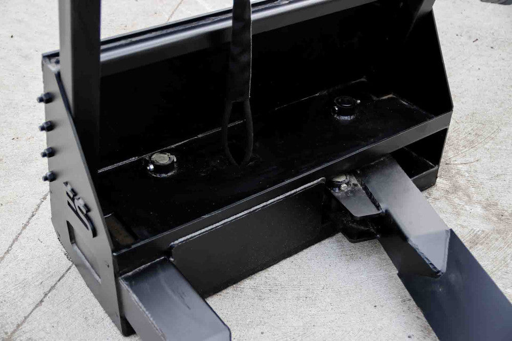 Express Steel | Fork | Model Toro Dingo Nursery | SKU ES61050 | Fork Length 45" | Capacity 2,000 lbs | Hydraulic Flow 0 To 25 GPM | For Loaders
