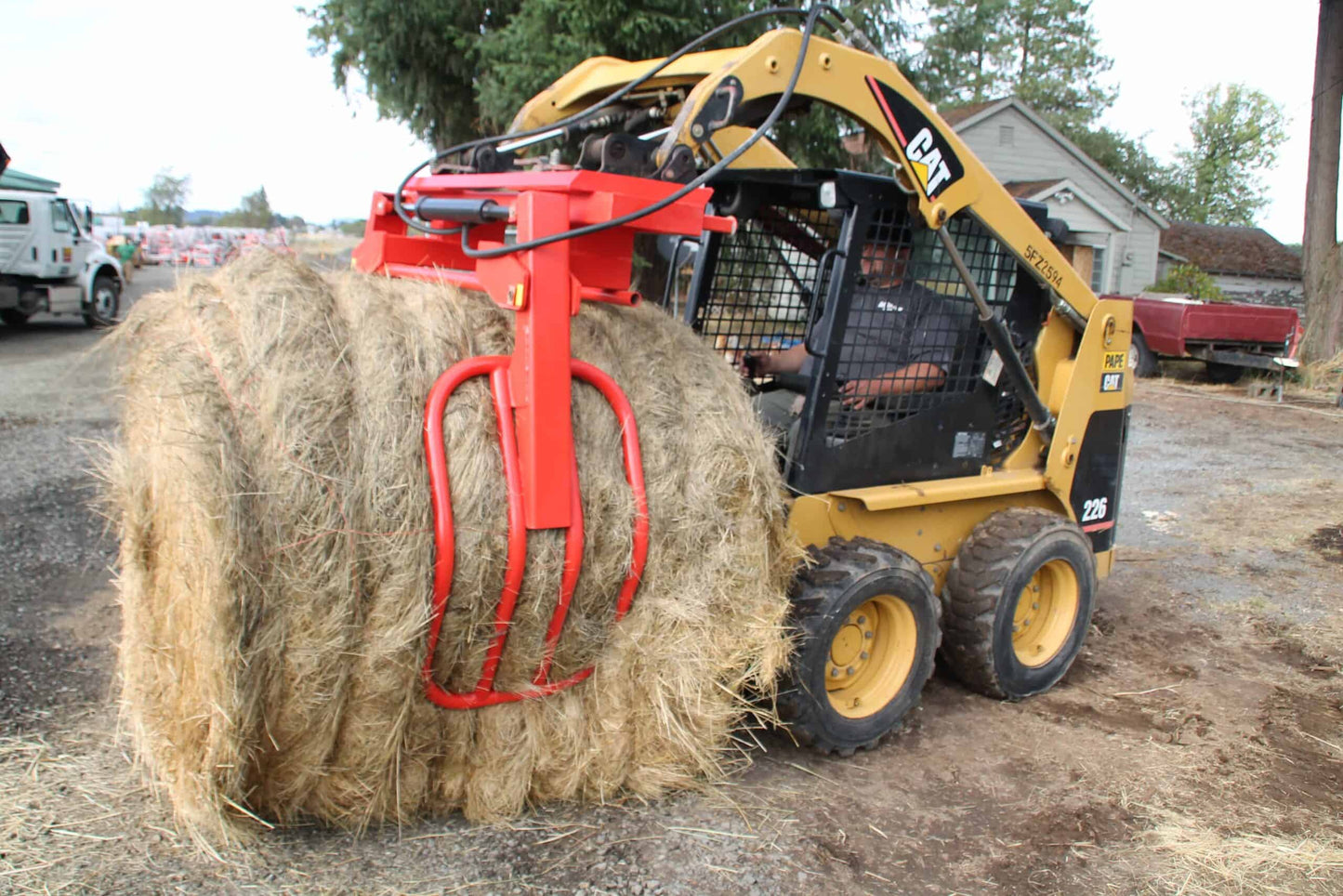 Farmer Helper FH-BG130 Rount Hay Bale Gripper Standard | 80"-150" Bale Diameter for Skidsteer/Tractor