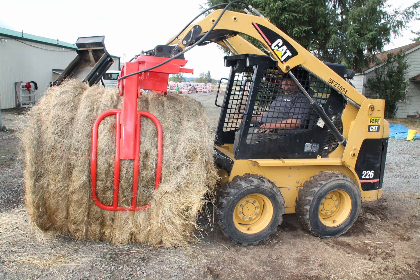 Farmer Helper FH-BG130 Rount Hay Bale Gripper Standard | 80"-150" Bale Diameter for Skidsteer/Tractor