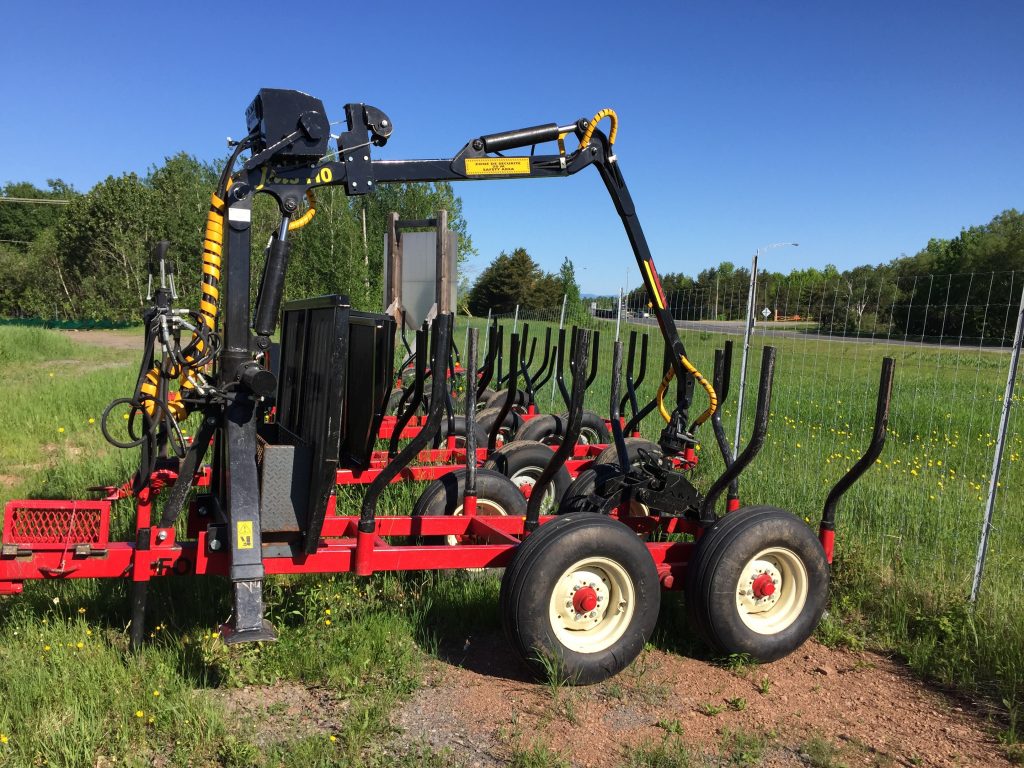 Machinerie AM Inc | "FOR" Series Forestry Trailer | with Central Pole | Capacity 5T to 12T