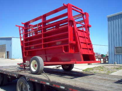 Global Equipment Palco Loading Chute | Portable Cattle Chute | Width 32" | Horsepower‑Ready Operation | For Ranch & Feedlot
