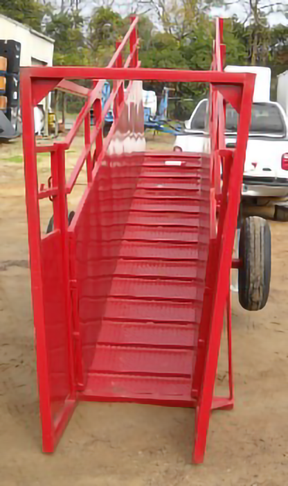 Global Equipment Palco Loading Chute | Portable Cattle Chute | Width 32" | Horsepower‑Ready Operation | For Ranch & Feedlot