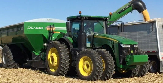 Demco Single Auger Grain Cart | Model 650 | Total Weight 7,560 lbs | Horsepower 150+ HP | Hub Size 10 Bolt | For Tractors