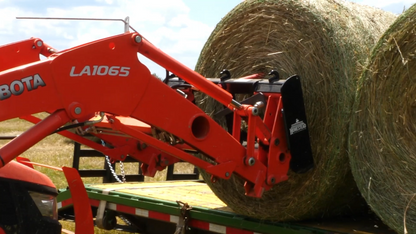 Dirt Dog 3-Point Bale Spear | Overall Width 31 7/8” & 39" inches | Horsepower 25-45 HP | For Tractors